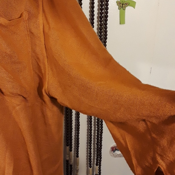 CHIC TOP - Picture 8 of 16